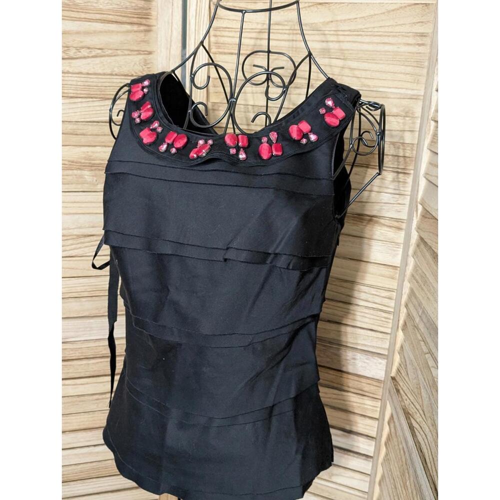 White House Black Market women's sleeveless top black embroidery front size 0